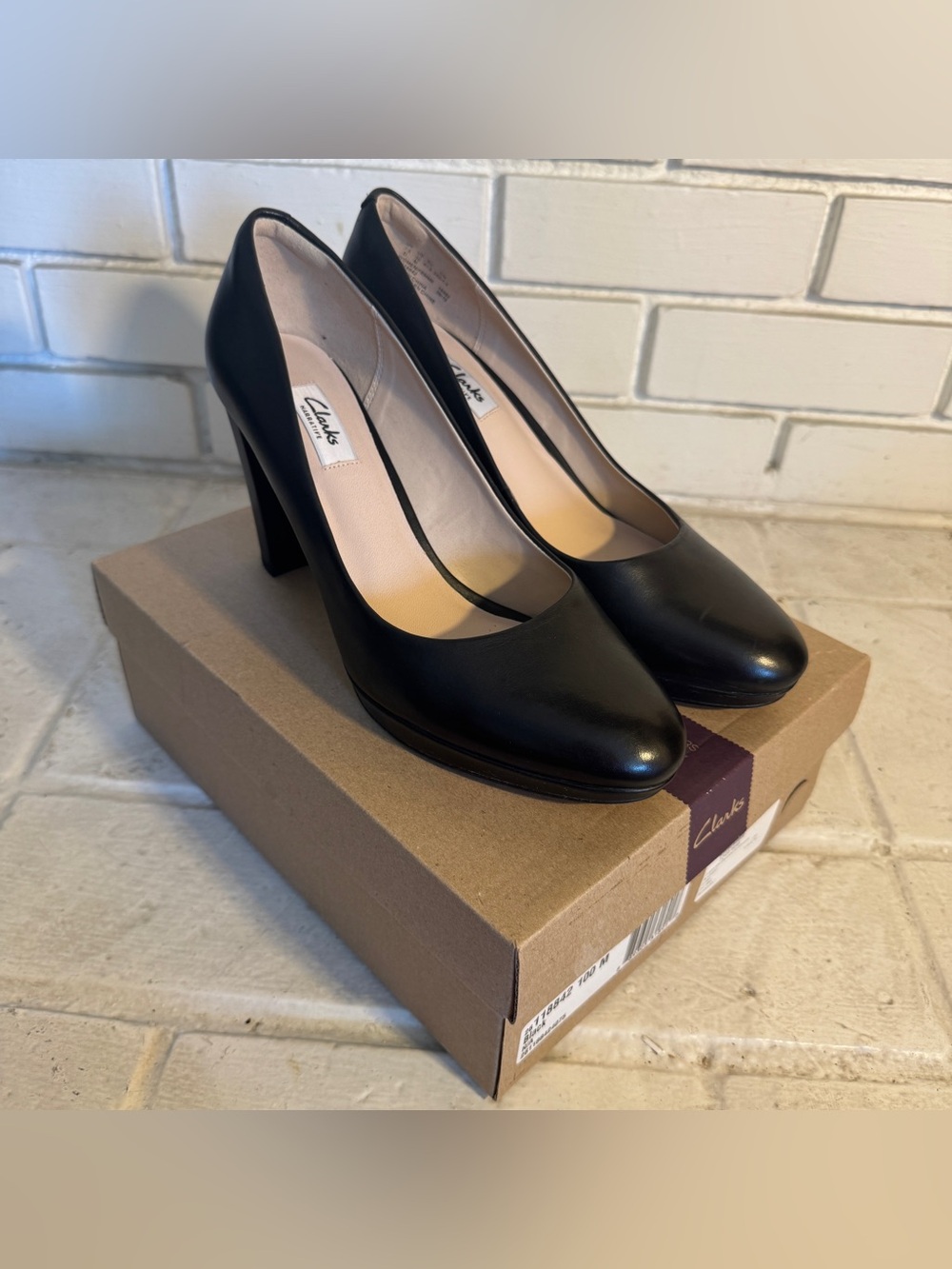 Clarks Kendra Sienna Black Leather Almond Toe Platform Pumps 10M NIB
